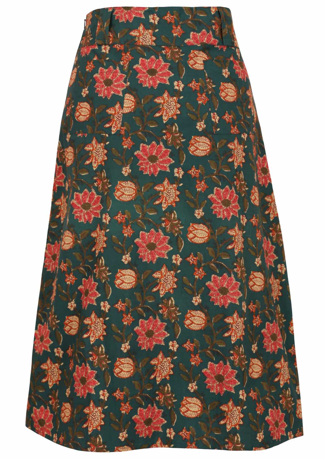 A line Belt Loop cotton skirt with side zipper and back pockets.