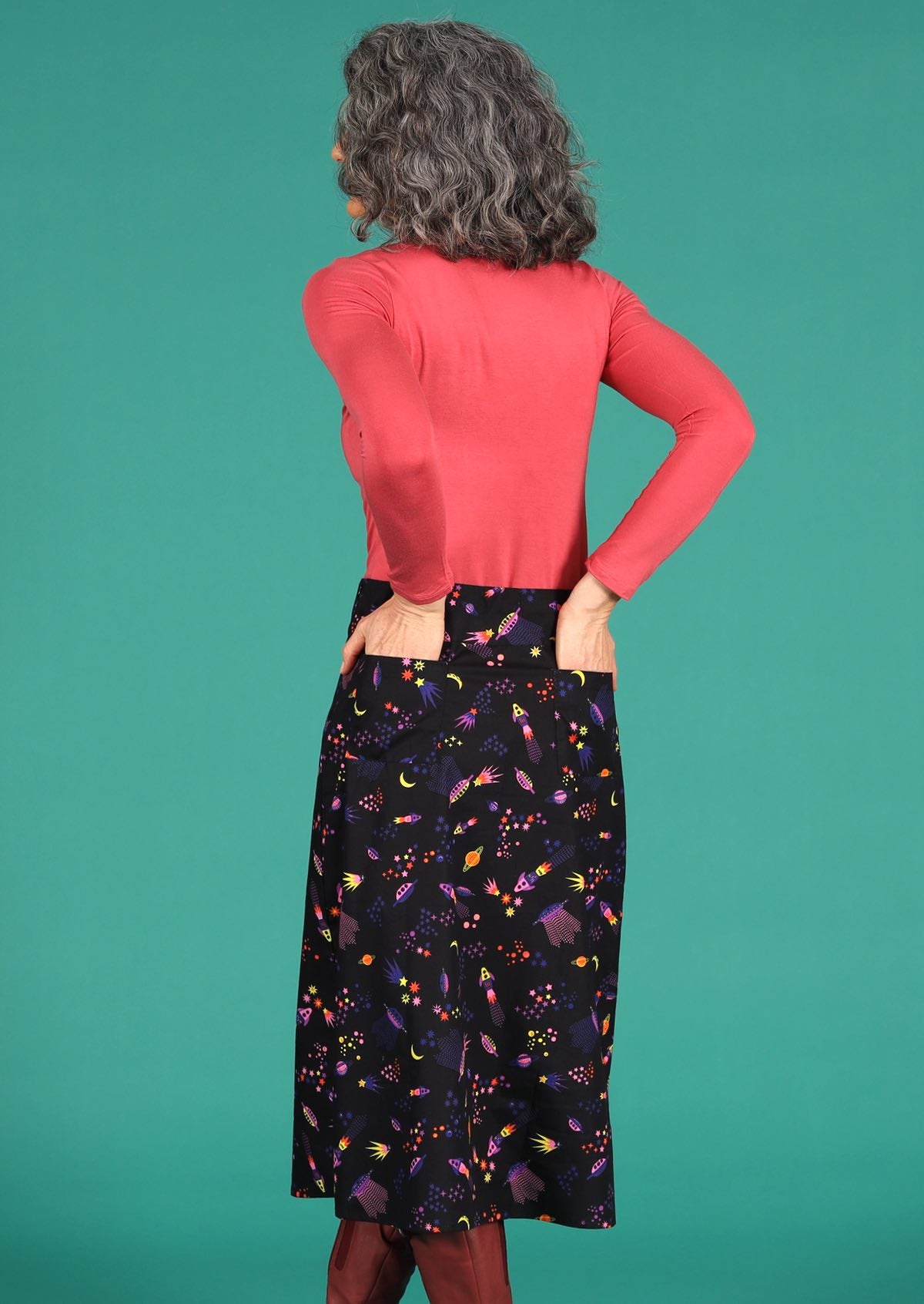 cotton mid length skirt with back pockets