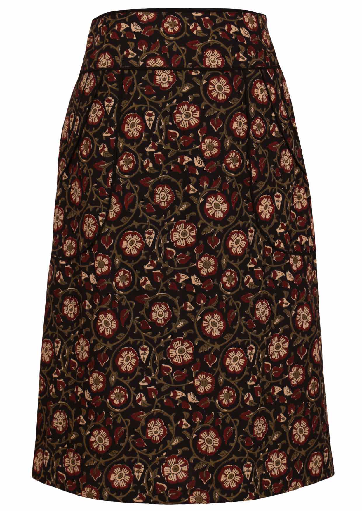 100% cotton pencil skirt in floral black base with contrasting piped detail around the waistband and pockets.