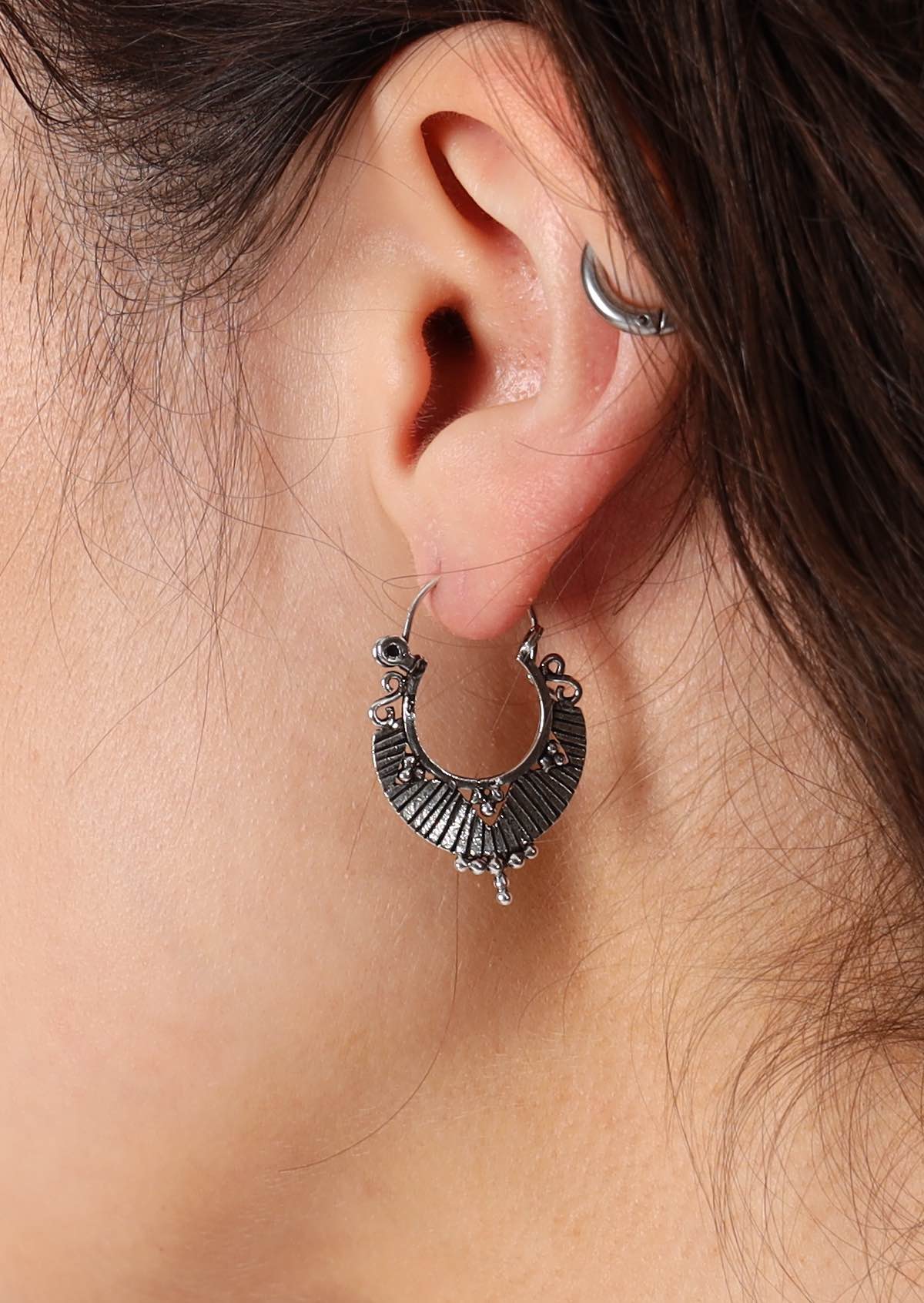 Sophisticated silver earrings with hinged wire closure