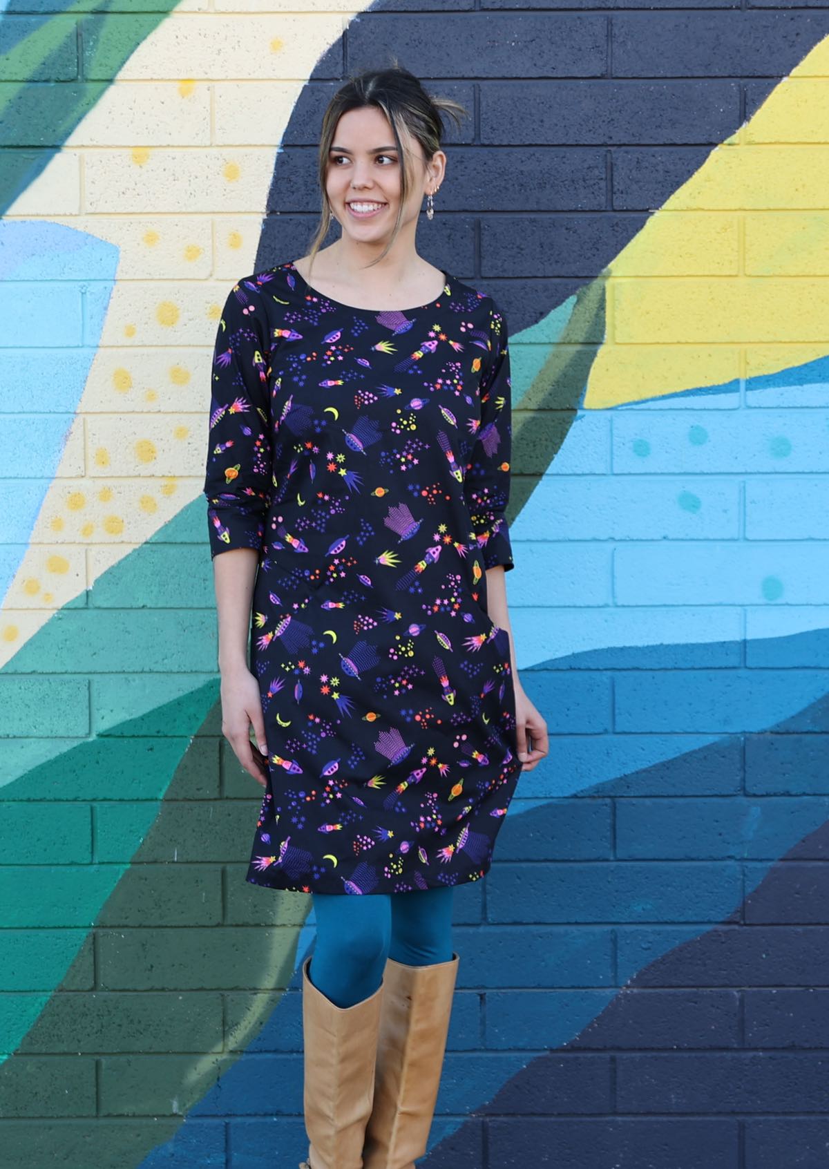 Model inJamie Dress cotton space print dress with pockets