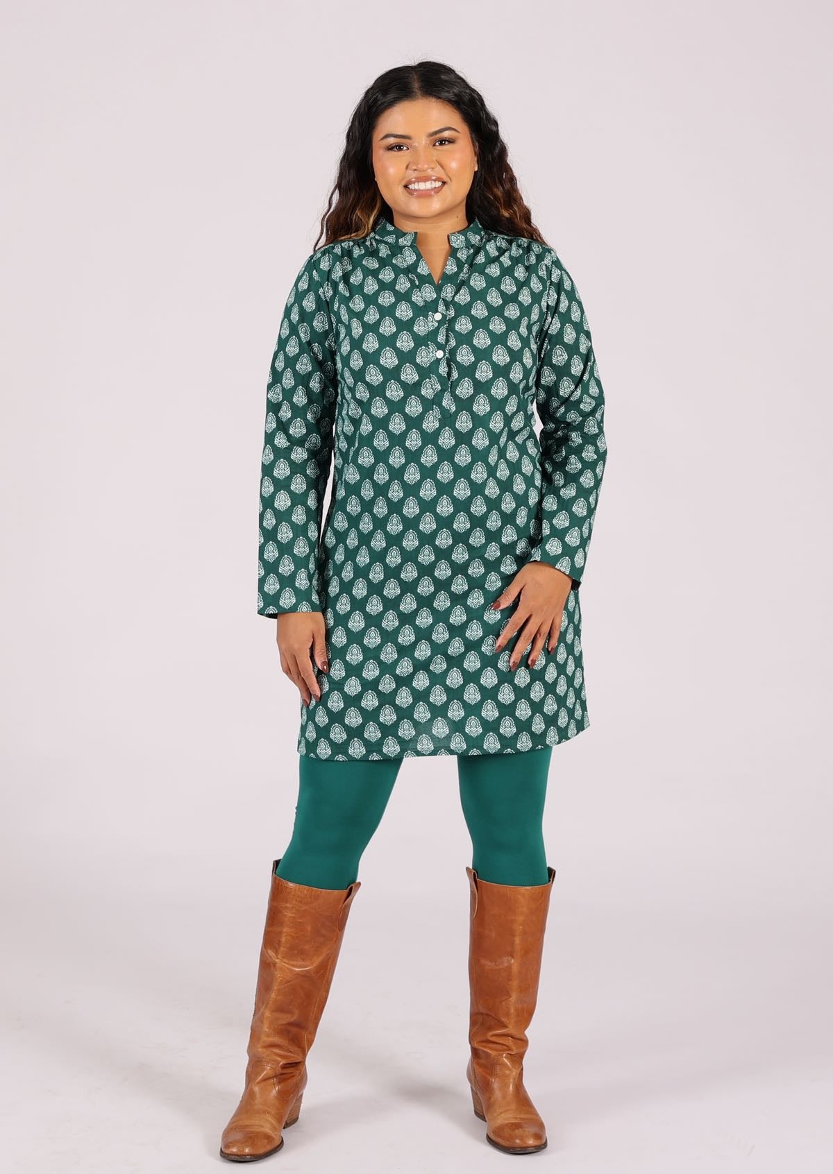 100% cotton shirt dress wit long sleeves and mandarin collar