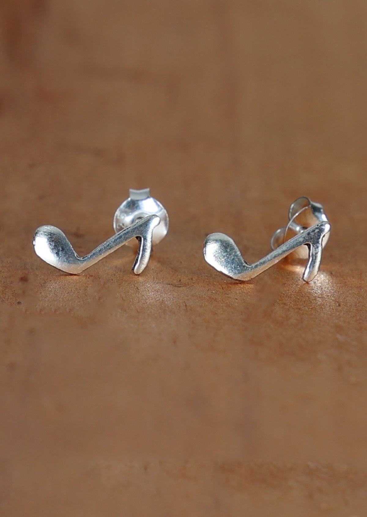 Sterling silver quaver stud earrings with butterfly backs
