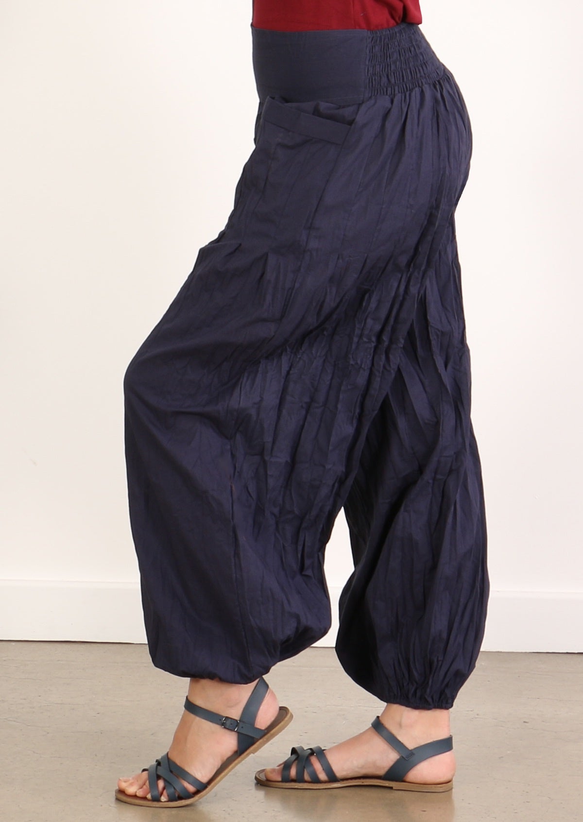 loose fit leg elasticated waist pant