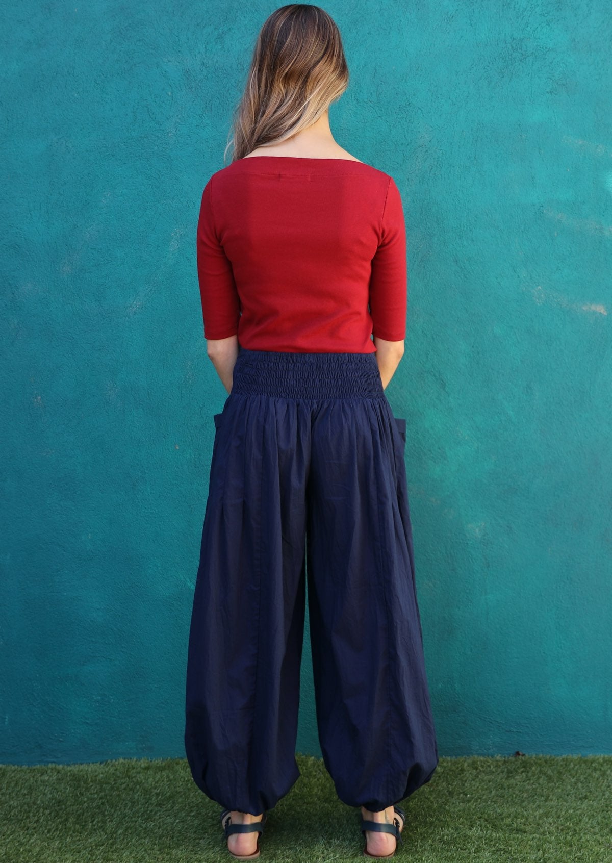 100% cotton women's pant navy pockets