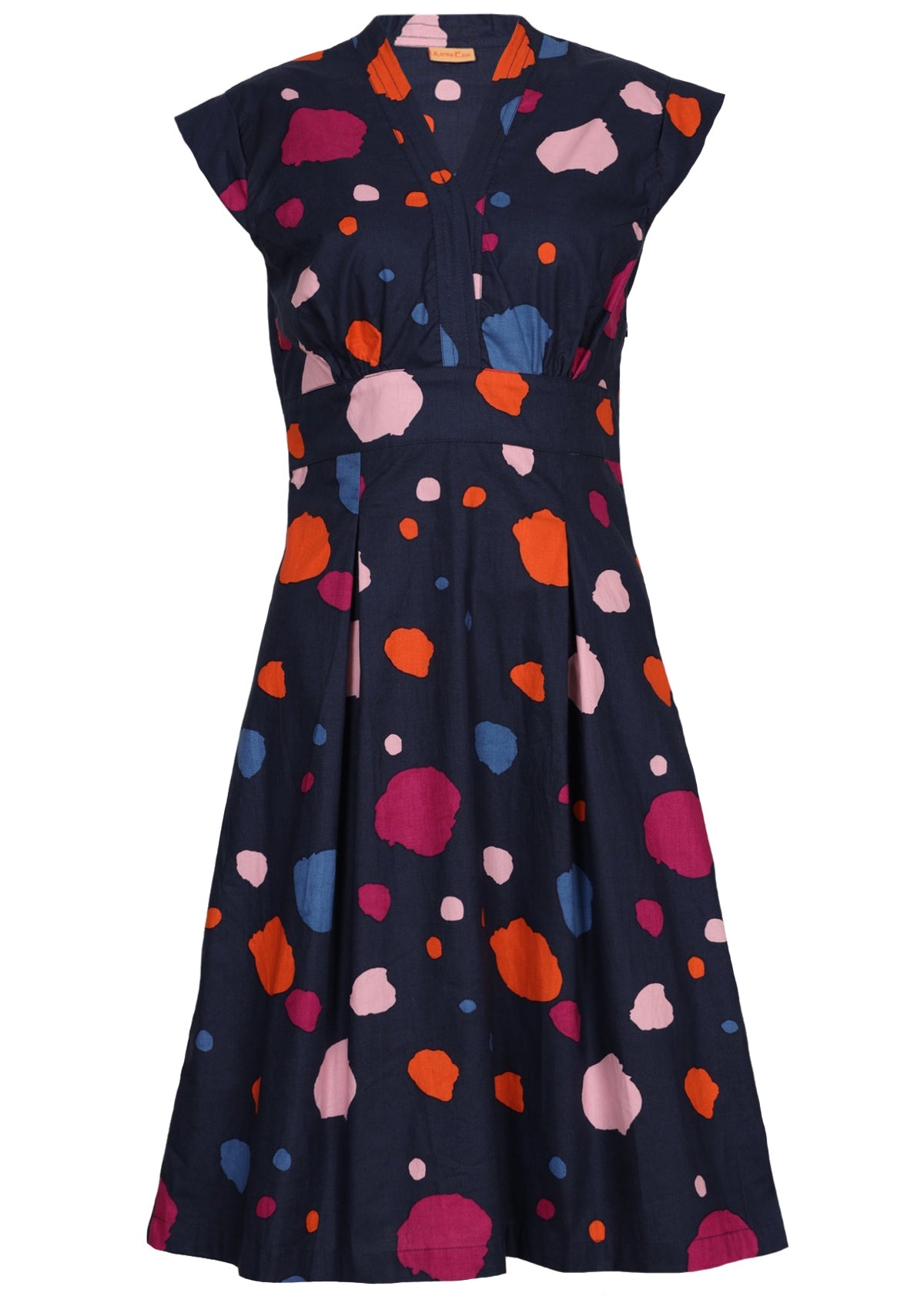 100% cotton Dress with structured bodice that forms a V-neckline and Cap Sleeves, with box pleats under the waistband