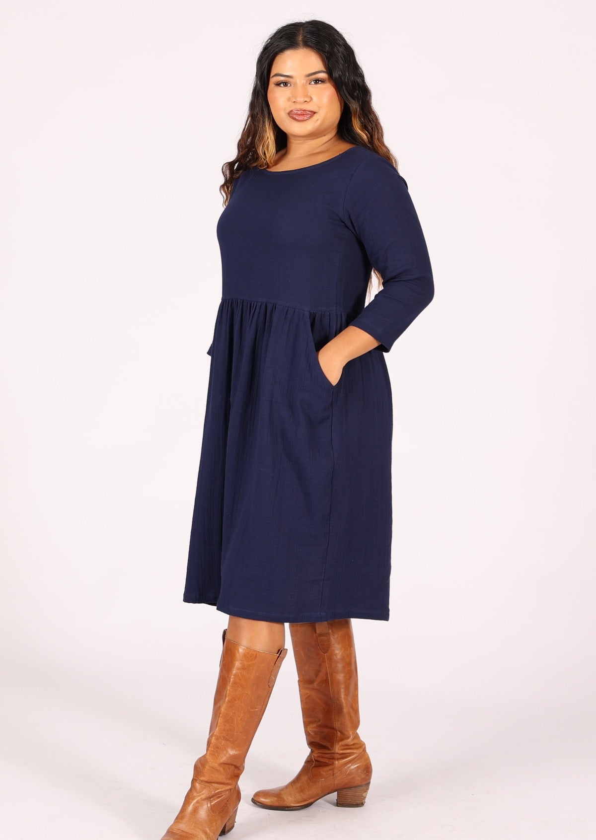 Double cotton dress with relaxed waistline and pockets