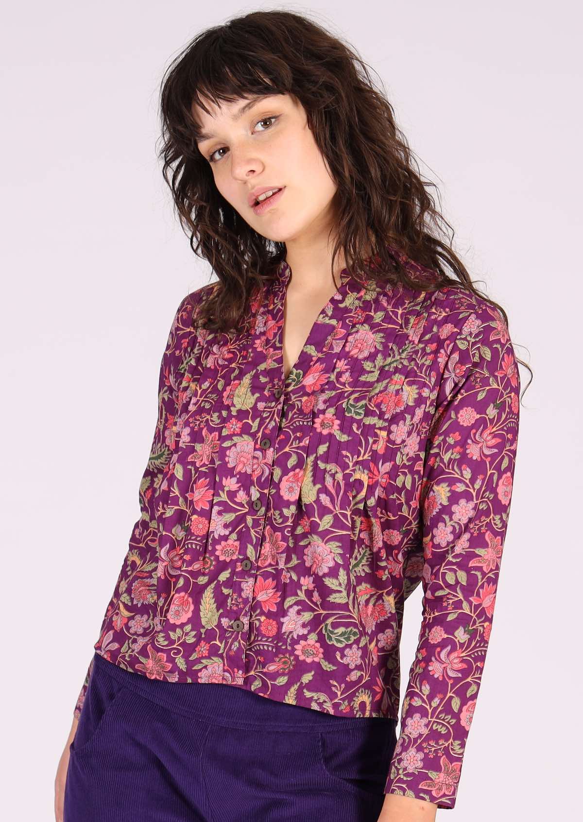 Cotton button through shirt with mandarin collar in sweet floral print