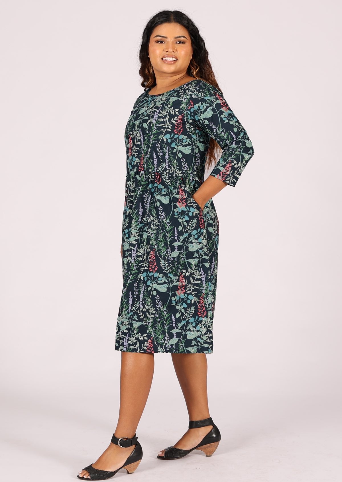 Relaxed fit cotton floral dress with pockets and 3/4 sleeves