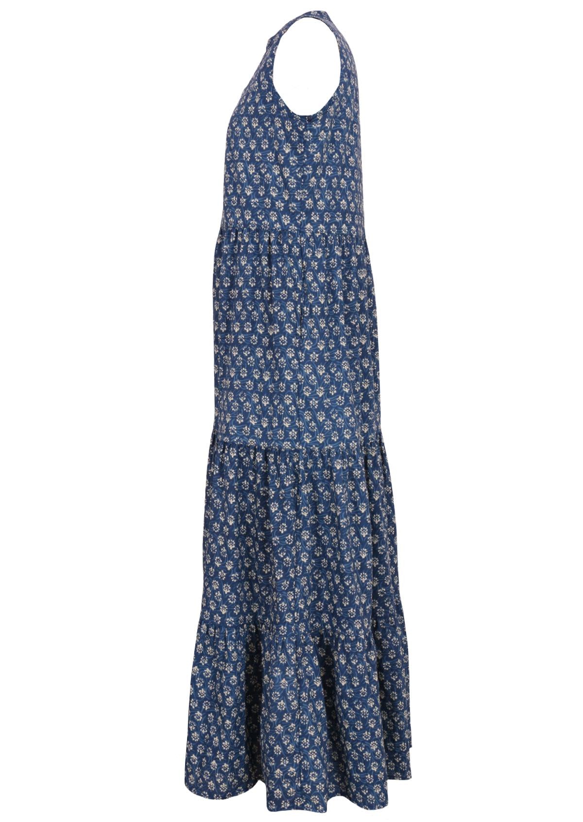 Relaxed fit sleeveless maxi dress made from 100% lightweight cotton