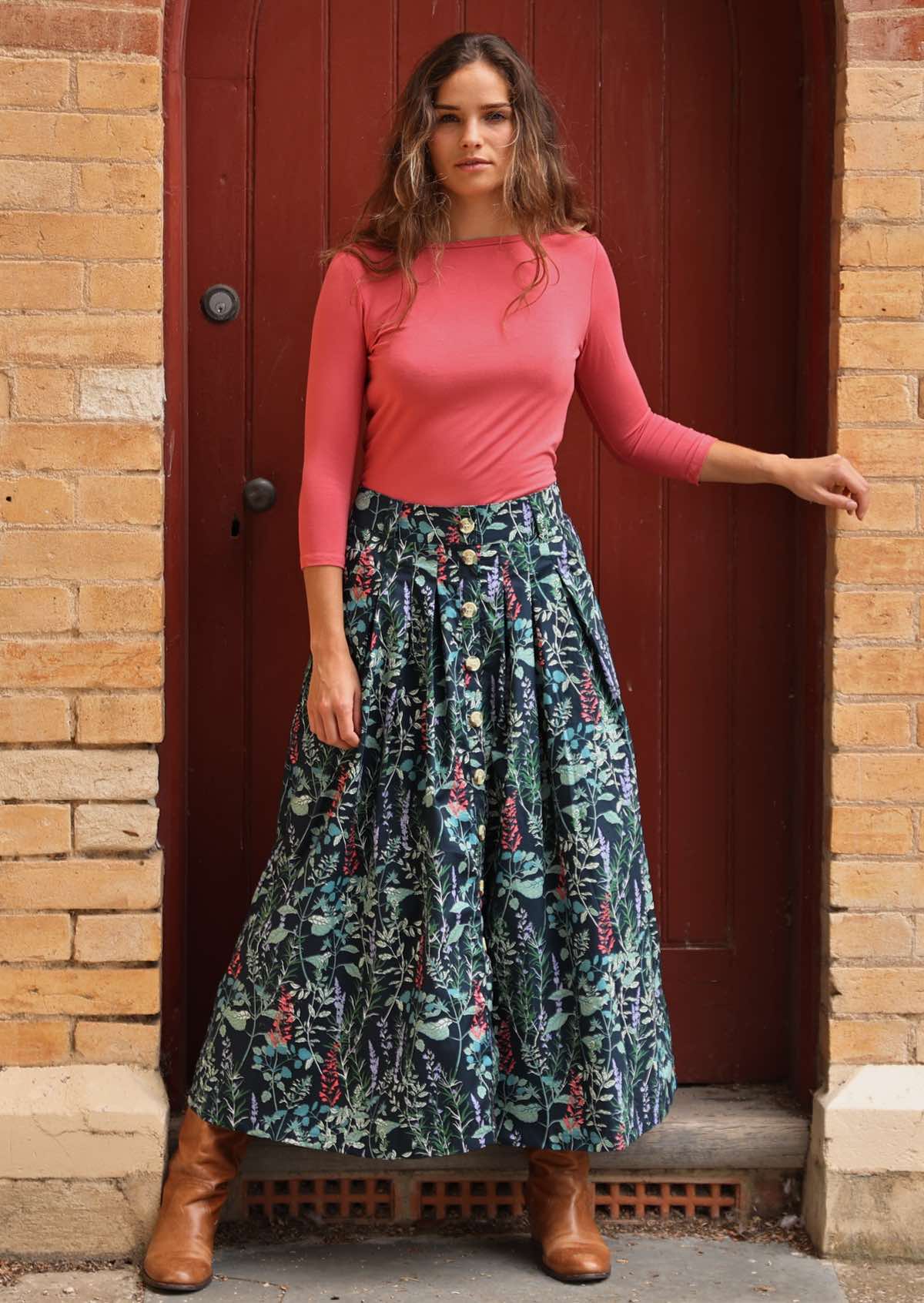 Generous A-line cotton skirt with box pleats and pockets