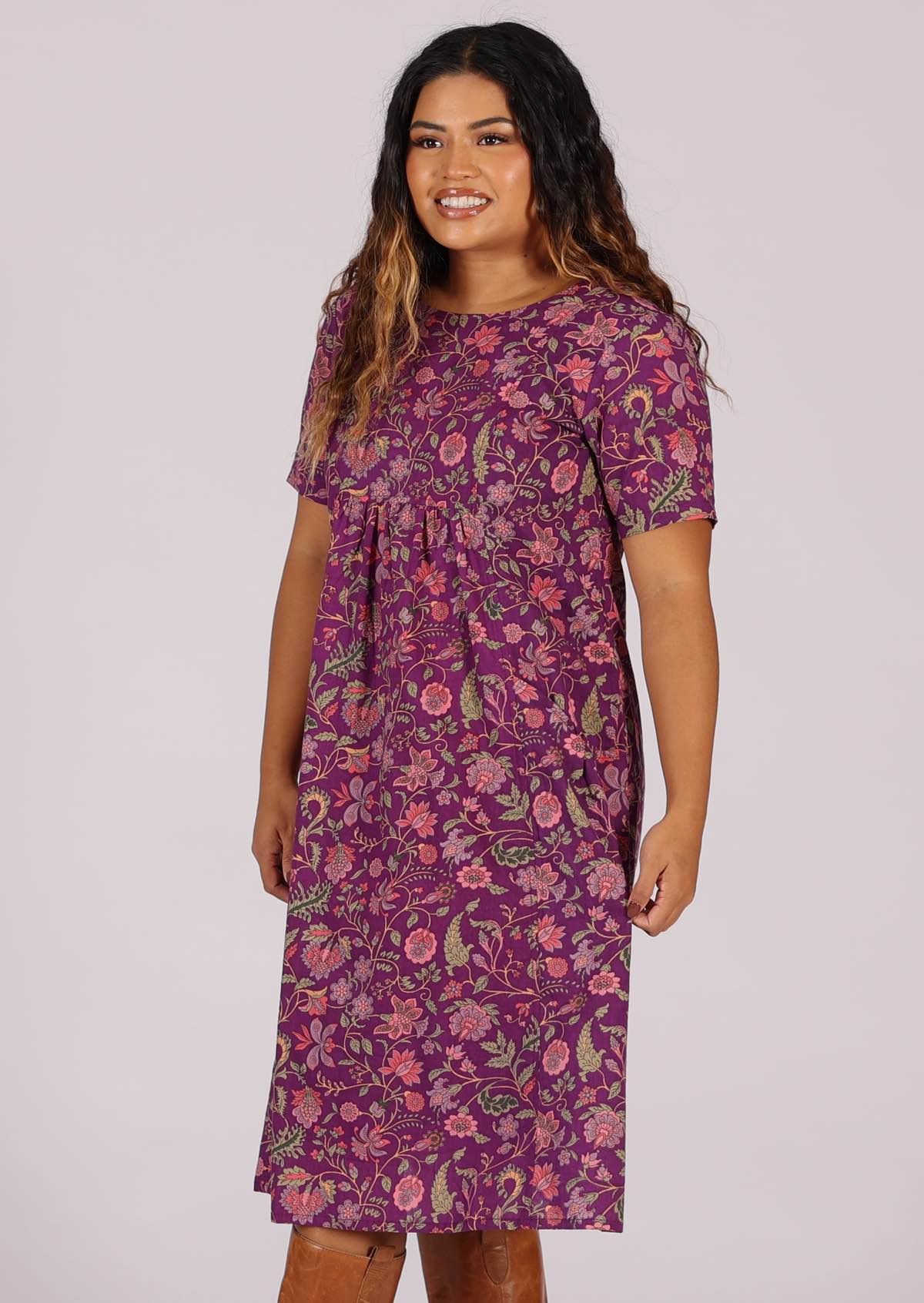 T-shirt sleeve cotton dress in sweet floral print on purple base