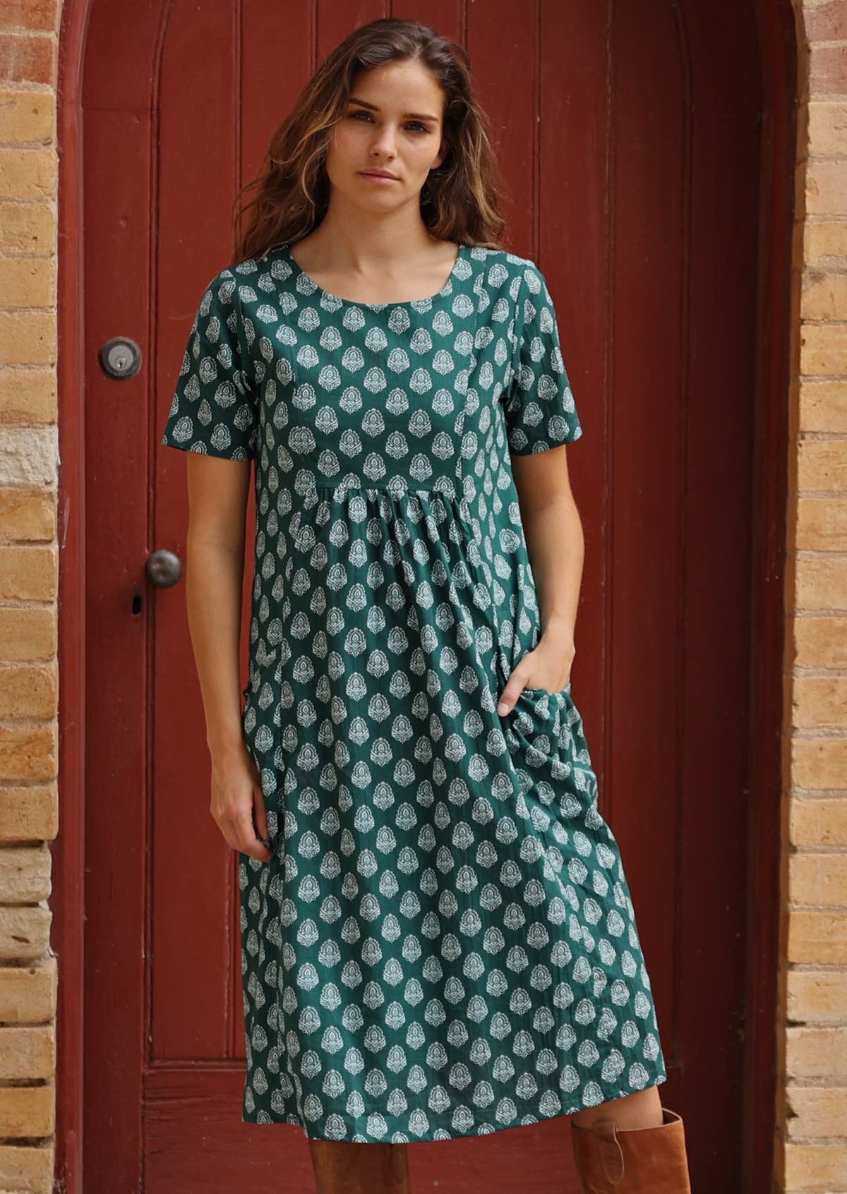 Short sleeve cotton relaxed fit dress with pockets