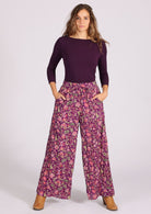 Comfortable wide leg cotton pants with drawstring and pockets