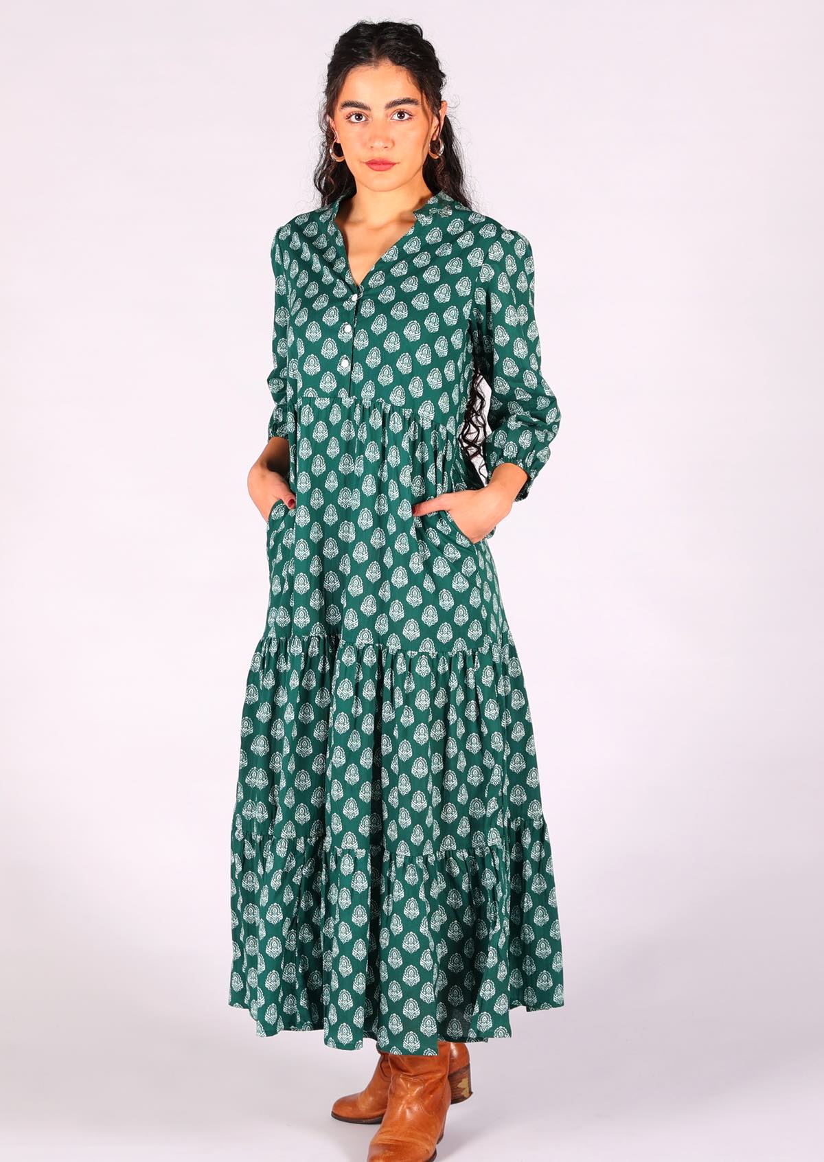Gorgeous cotton relaxed fit maxi dress with V-neck and buttoned bodice and pockets