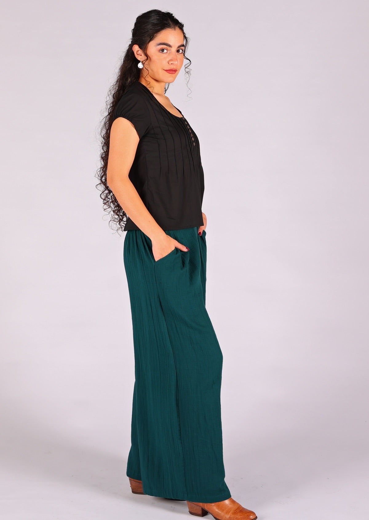 Super comfortable and stylish cotton gauze wide leg pants with pockets