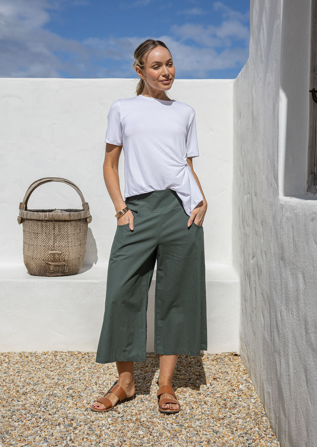 Tenzin Pant Jungle Green | 100% Cotton Wide-leg Capri Pants Plain