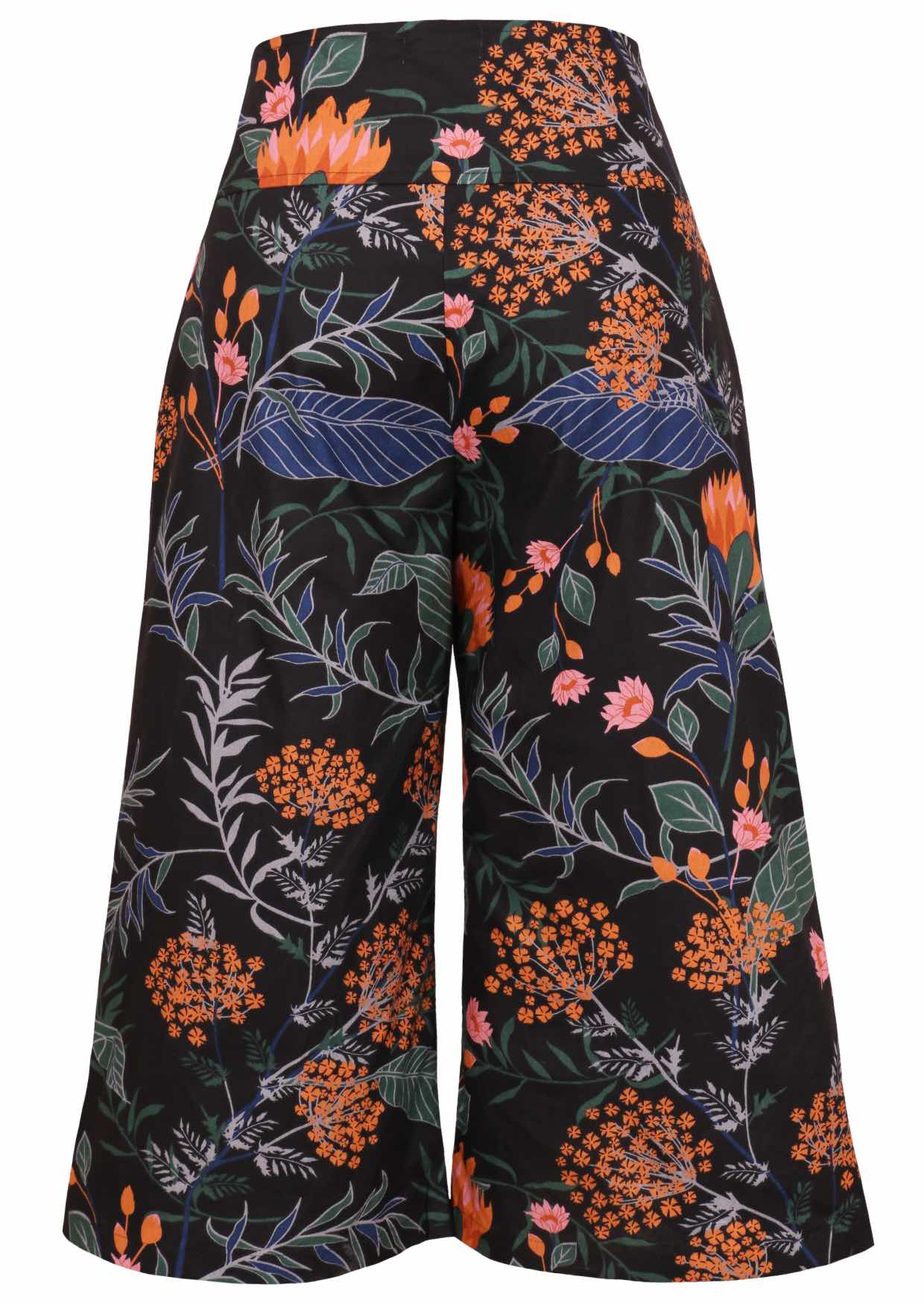 Back view of cotton wide leg printed pants  in 3/4 length with pockets and side zipper