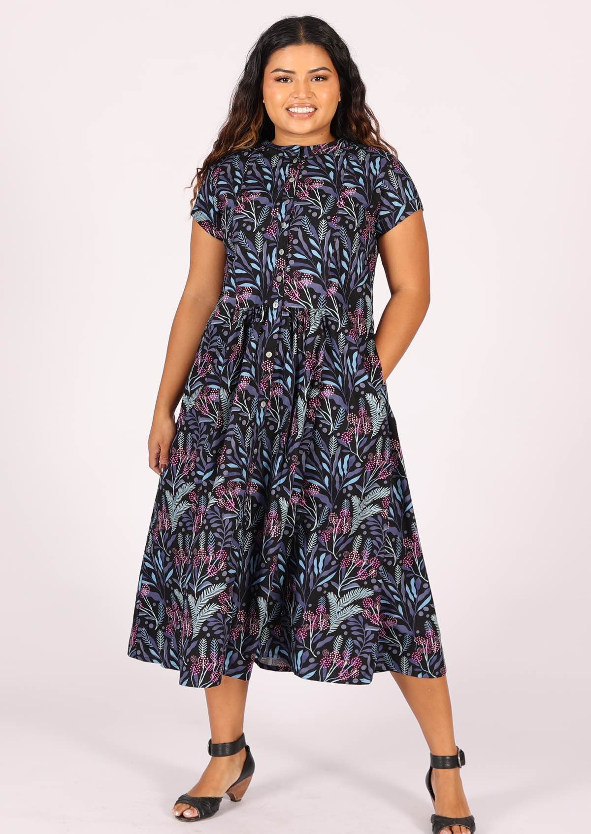 100% cotton 50's style dress can be worn loose, without waist tie