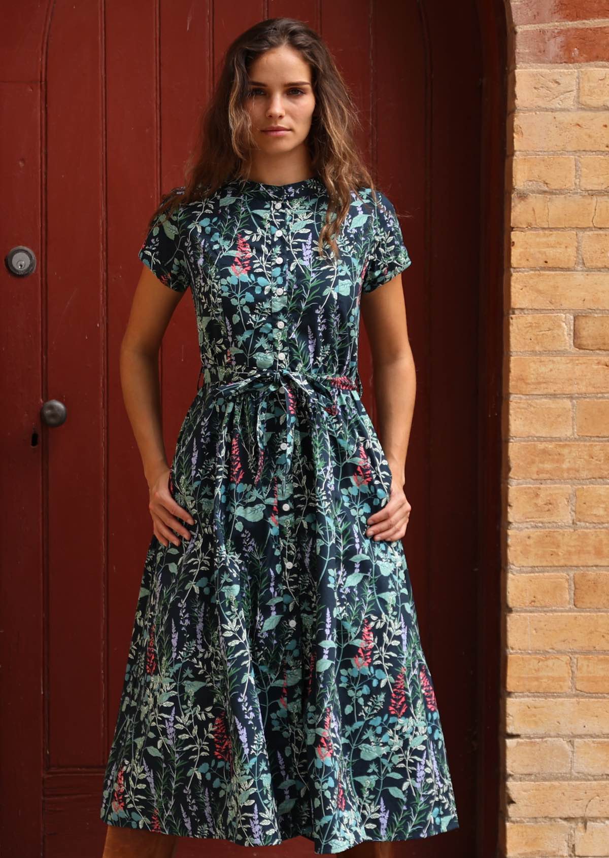 Cotton retro dress with waist tie and hidden side pockets