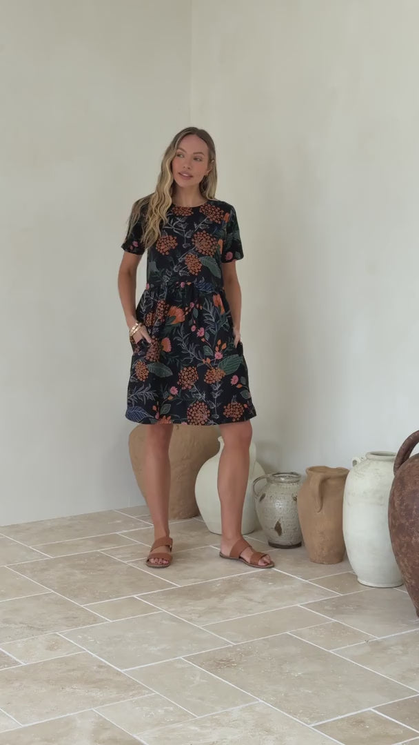 Mabel Dress Queen Protea video