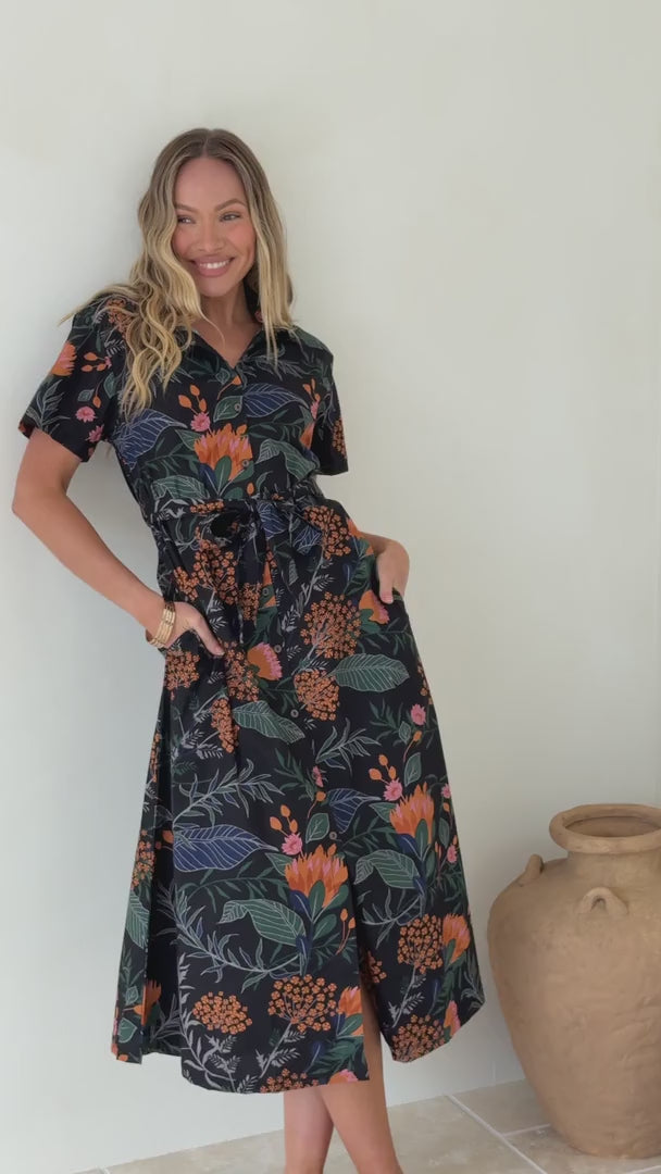 Chelsea Dress Queen Protea video