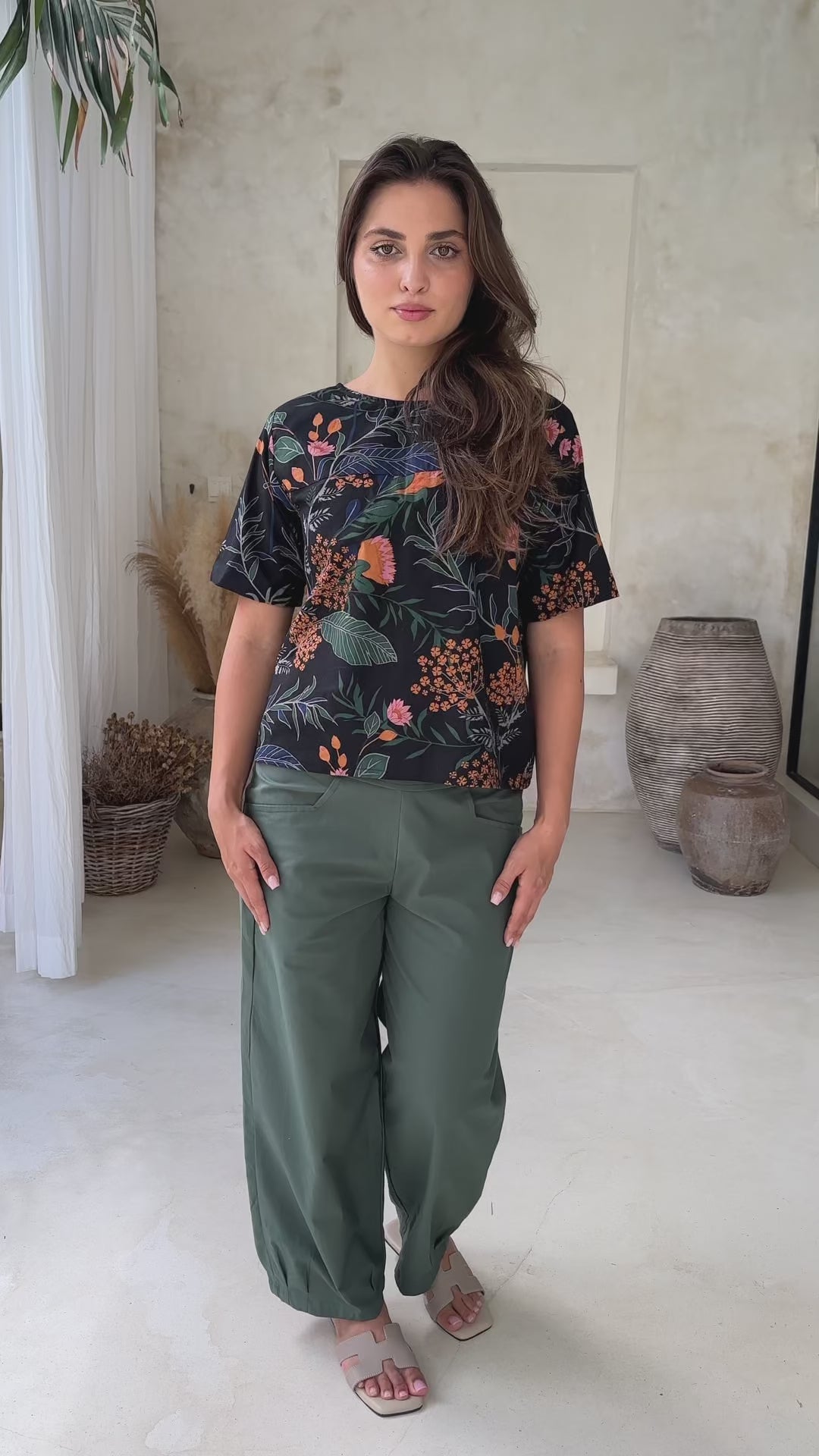 Neesha Top Queen Protea video
