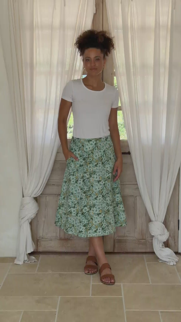 Zarah Skirt Daisy video