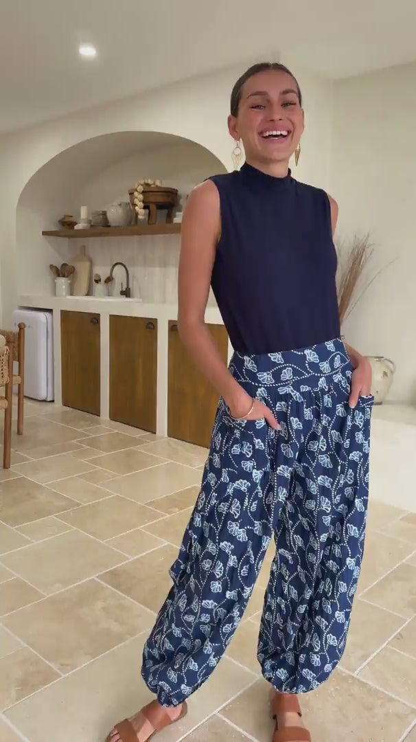 Pilot Pants Clematis video