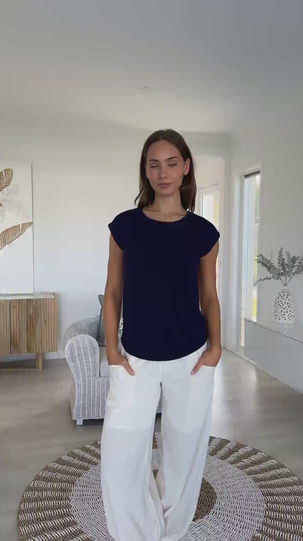 Shell T-shirt Navy Blue video