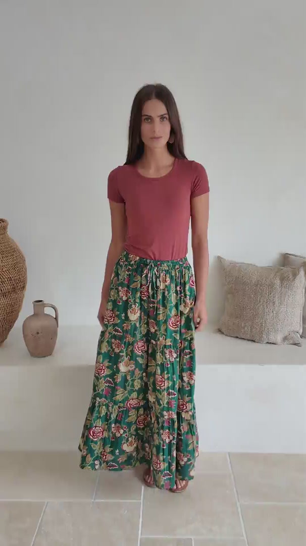 Maxi Skirt Wild Garland video