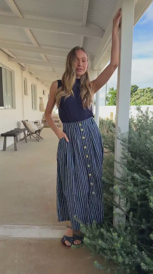 Cora Skirt Shikari video