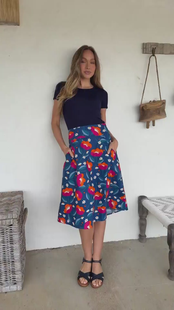 Zarah Skirt Joy video