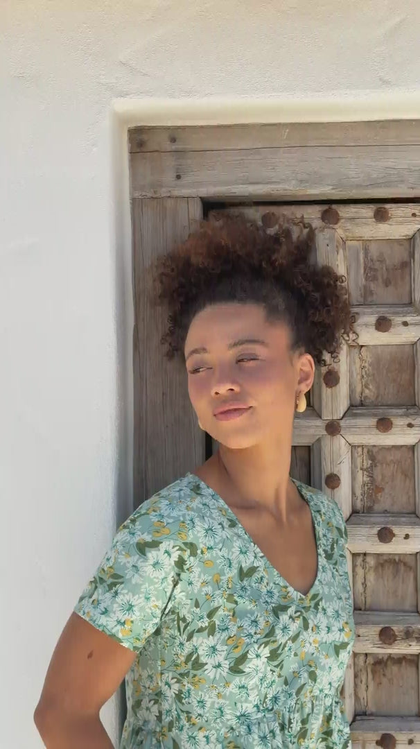Etta Dress Daisy video
